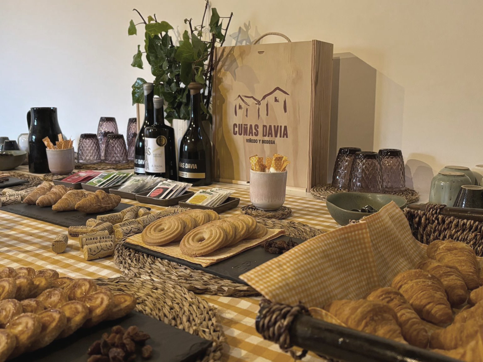 Desayuno de trabajo en una actividad de teambuilding en Cuñas Davia